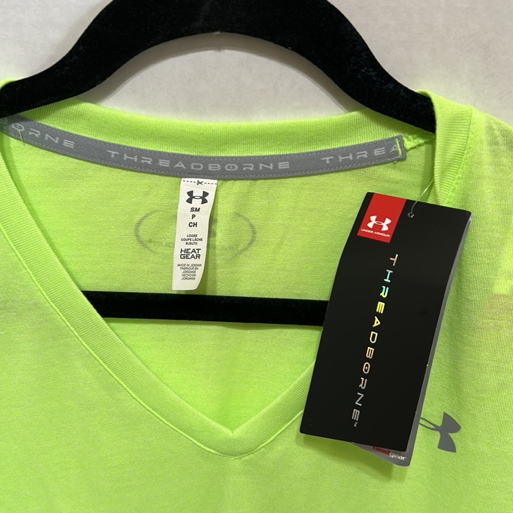 Under Armour V neck Heat Gear Shirt - Picture 3 of 5